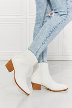 Load image into Gallery viewer, MMShoes Watertower Town Faux Leather Western Ankle Boots in White Trendsi