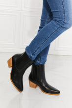 Load image into Gallery viewer, MMShoes Love the Journey Stacked Heel Chelsea Boot in Black Trendsi