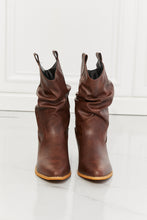 Load image into Gallery viewer, MMShoes Better in Texas Scrunch Cowboy Boots in Brown Trendsi
